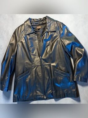 Danier Women's Black Leather  Jacket Size XL